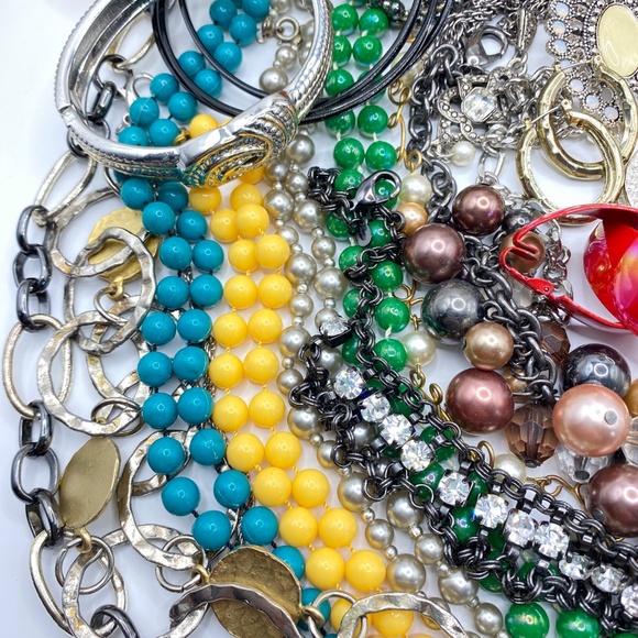 Jewelry Bundle Necklaces Earrings Bracelets Bangles Variety Lot 2.5 lbs. - Picture 8 of 11